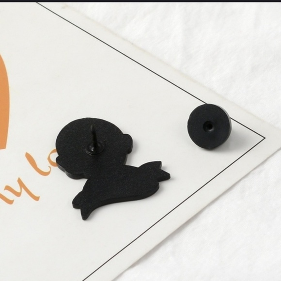 Ruth Bader Ginsburg RBG "I Dissent" Feminist Pin - Picture 7 of 8